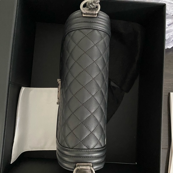 BRAND NEW never worn Chanel Boy Bag OLD Medium size Black Ruthenium NWT - Picture 7 of 11